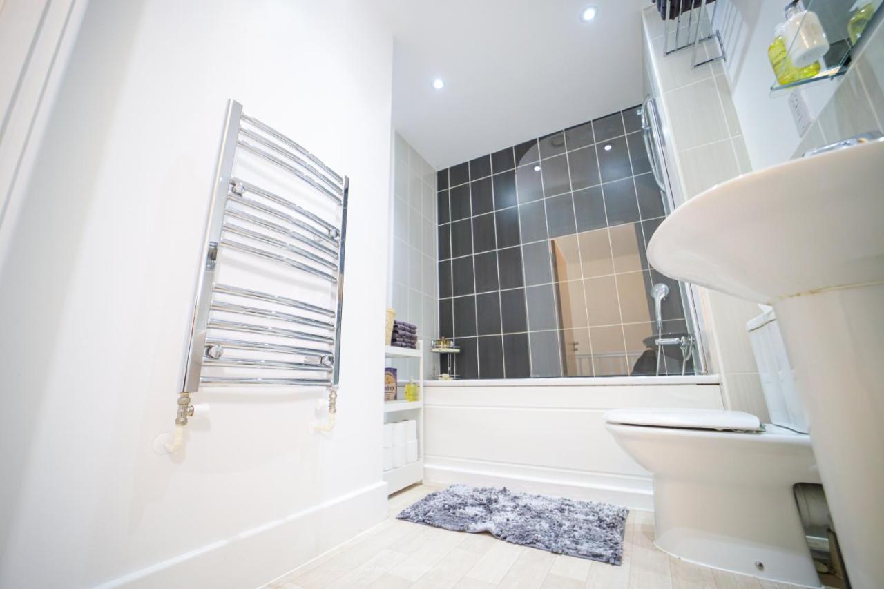 3 Bedroom House In Birmingham City Centre - Sleeps 6 מראה חיצוני תמונה